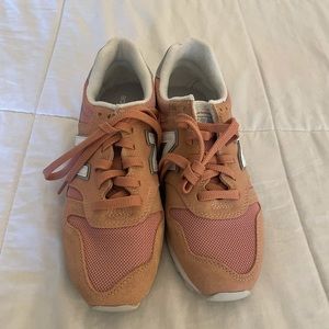 New Balance 373 sneakers